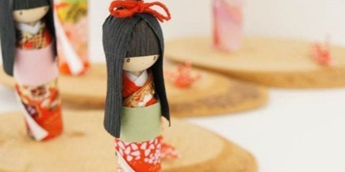 handcrafted deocrations at the Japanese Christmas Market in Paris