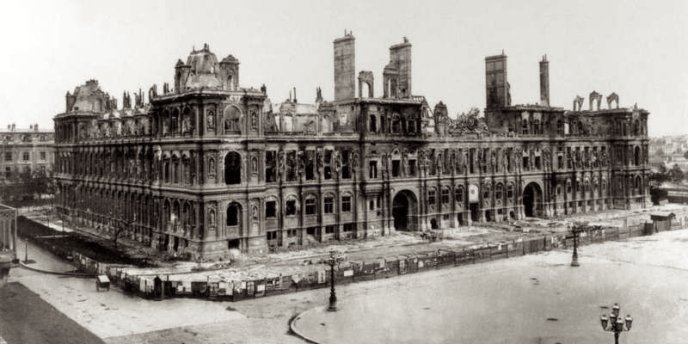 The burnt hull of th Hotel de Ville Paris after the Paris Commune, rioting