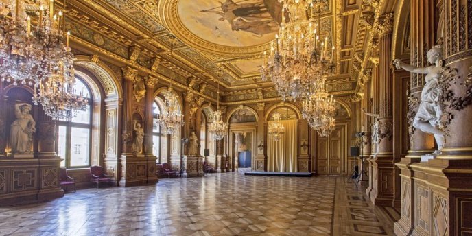 Sumptuous interior of the Hotel de Ville