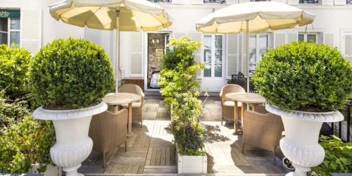 It's sunny & bright on the terrace of Hotel Duc de Saint-Simon