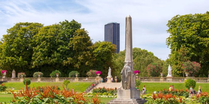 Tour Montparnasse from Jardin du Luxembourg, photo by Mark Craft