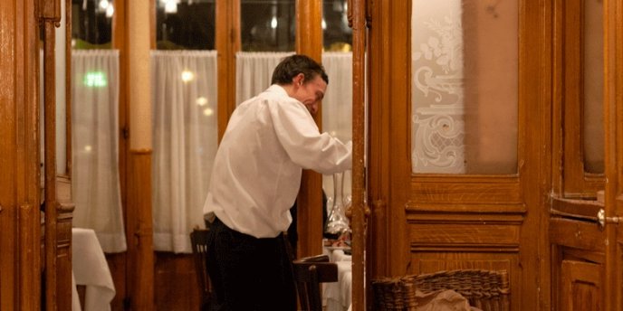 A waiter at restaurant Chez Dumonet in Paris