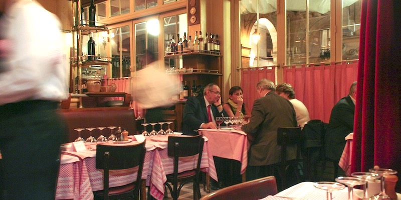 Diners at Fontaine de Mars in the 7th