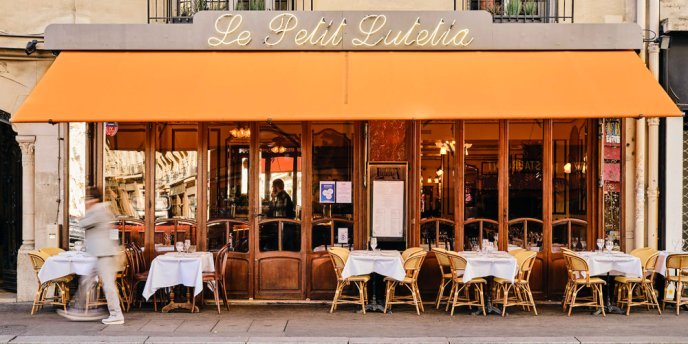 Sidewalk dining at Le Petit Lutetia in Paris