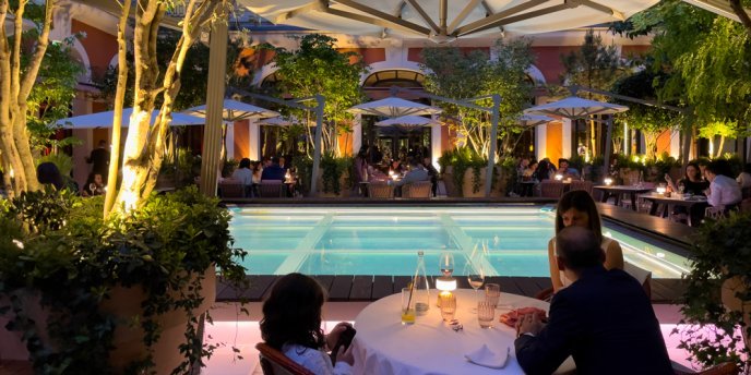 The terrace at Il Carpaccio, Le Royal Monceau Hotel