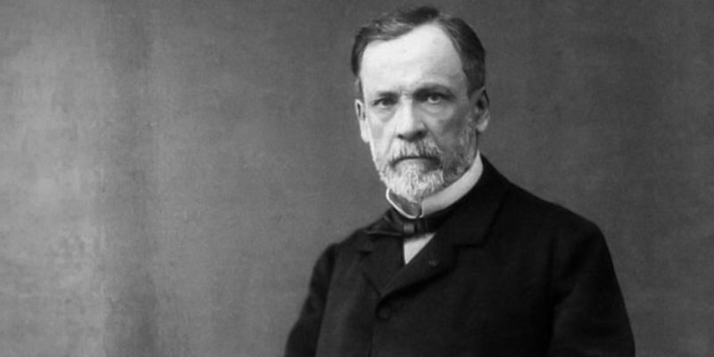 Black and white photo portrait of Louis Pasteur