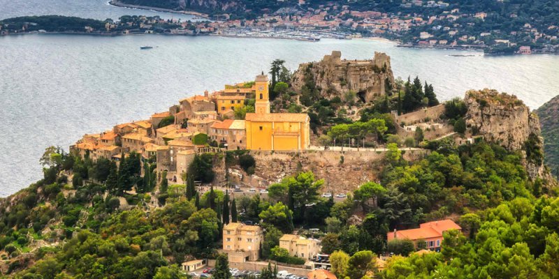 Colline de Chateau, the hill in Nice, rises above the bay