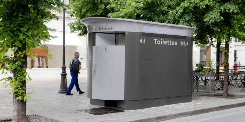 The new free restrooms in Paris, a sleek and modern sanisette from 2024