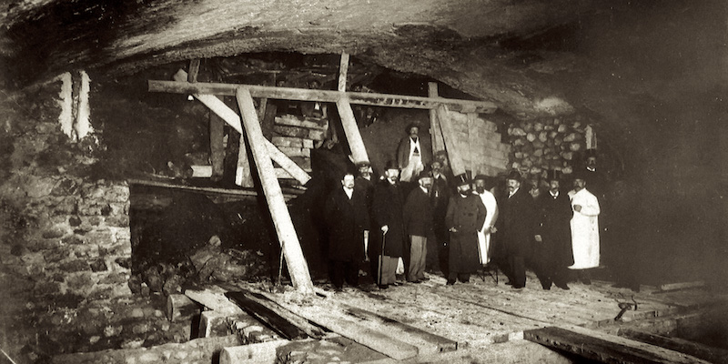 Metro under construction 1900