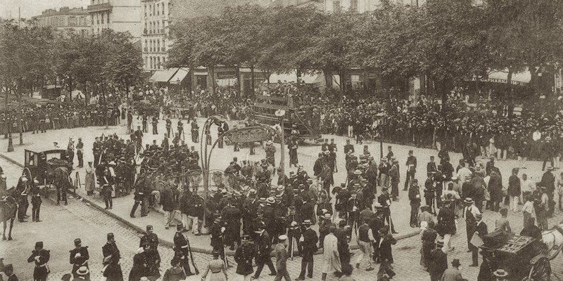 Couronnes station, after the fire