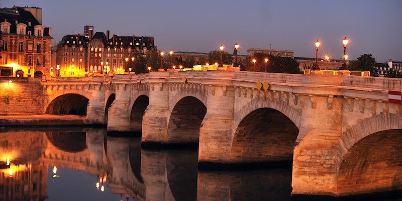 A Complete Guide to the Pont Neuf in Paris