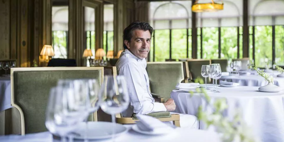 Chef Yannick Alléno at his 3-star restaurant