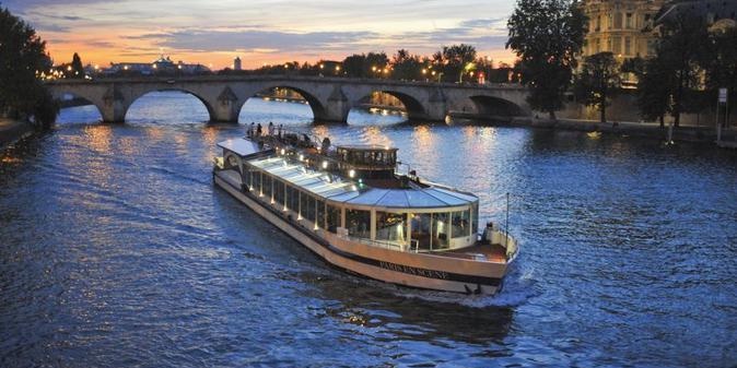 Bateaux Parisiens vacsora hajóút